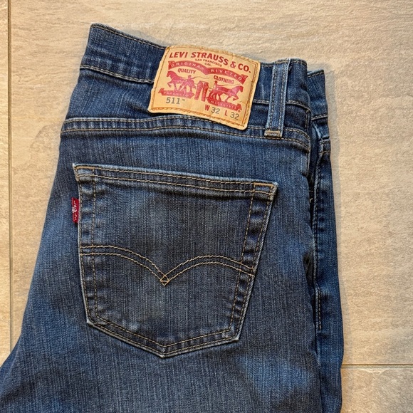 511 Levi's Men's Dark Blue Slim Jeans - Picture 1 of 6